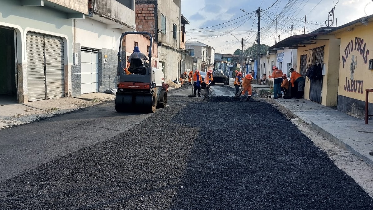 Prefeitura de Manaus recupera ruas no bairro Tancredo Neves e melhora mobilidade na zona Leste