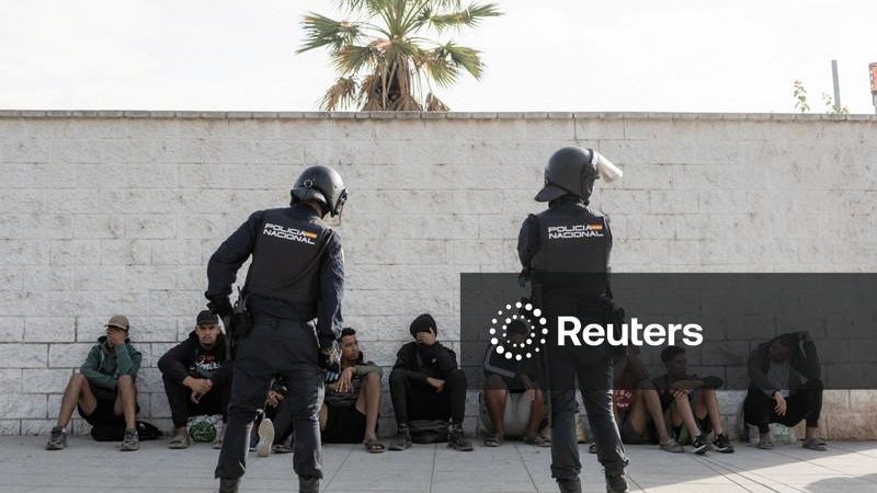 Espanha ordena investigação após grupo de direitos alegar que soldados cometeram abusos contra imigrantes em Ceuta
