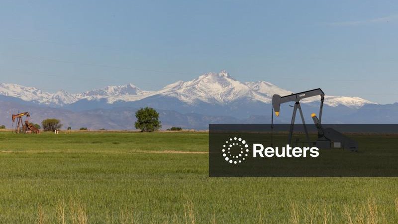 Preço do petróleo cai com Arábia Saudita oferecendo mais petróleo por meio de Omã