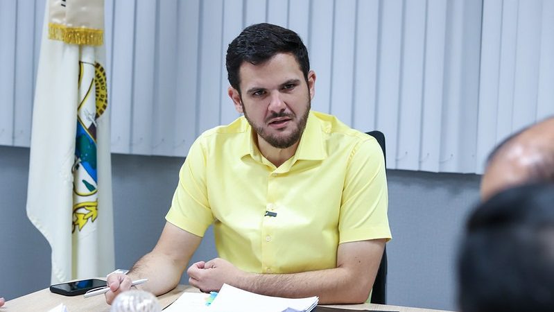 Prefeito Renato Junior libera mais de R$ 7,4 milhões para o Proesc e garante mais autonomia e agilidade para pequenos reparos em 515 escolas de Manaus