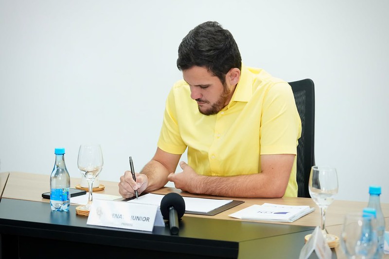 Prefeito Renato Junior assina progressões salariais para 7.616 servidores da Semed, Semsa e Semef e reforça valorização dos servidores públicos
