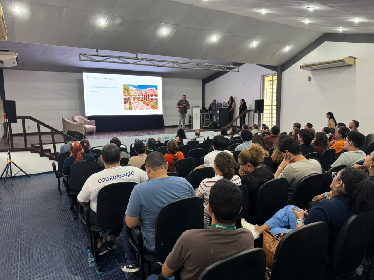 Implurb leva serviços à população e apresenta planejamento urbano para 2027 no ‘Planeja Manaus’