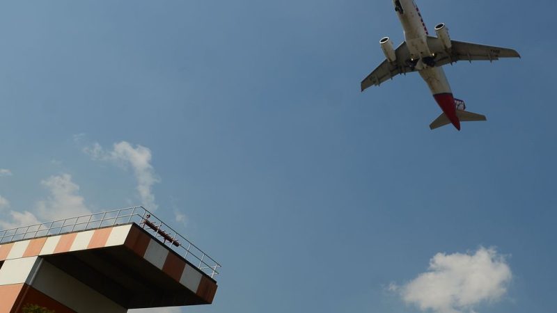 Anac determina que empresas aéreas ampliem informações sobre atrasos em voos