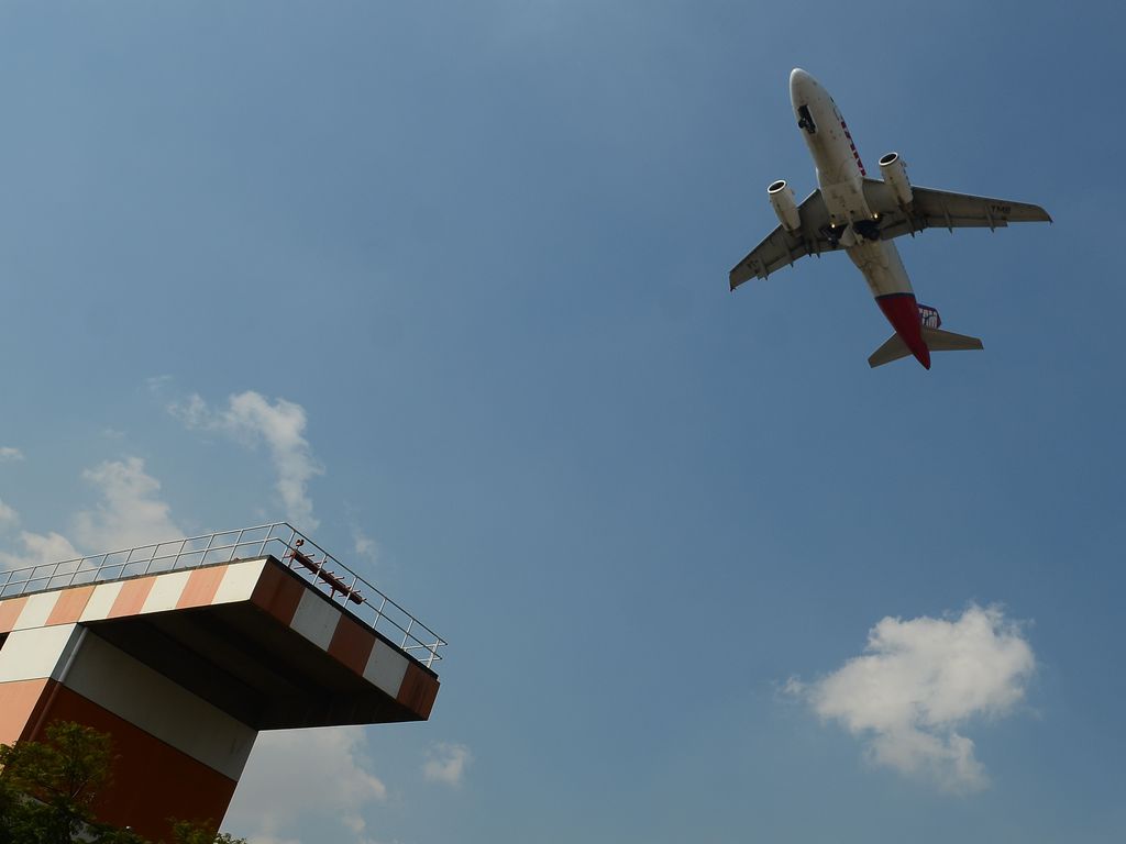 Anac determina que empresas aéreas ampliem informações sobre atrasos em voos