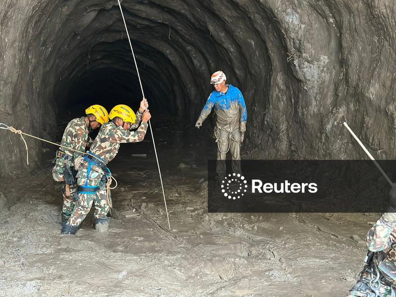 Há boas chances de que trabalhadores ainda estejam vivos em usina hidrelétrica do Nepal, diz autoridade