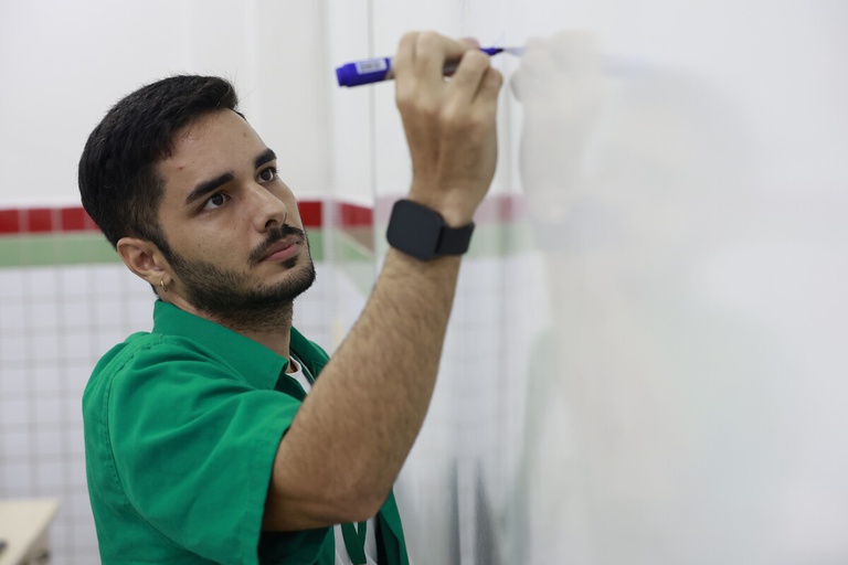 Confira o passo a passo para solicitar a carteira nacional do docente