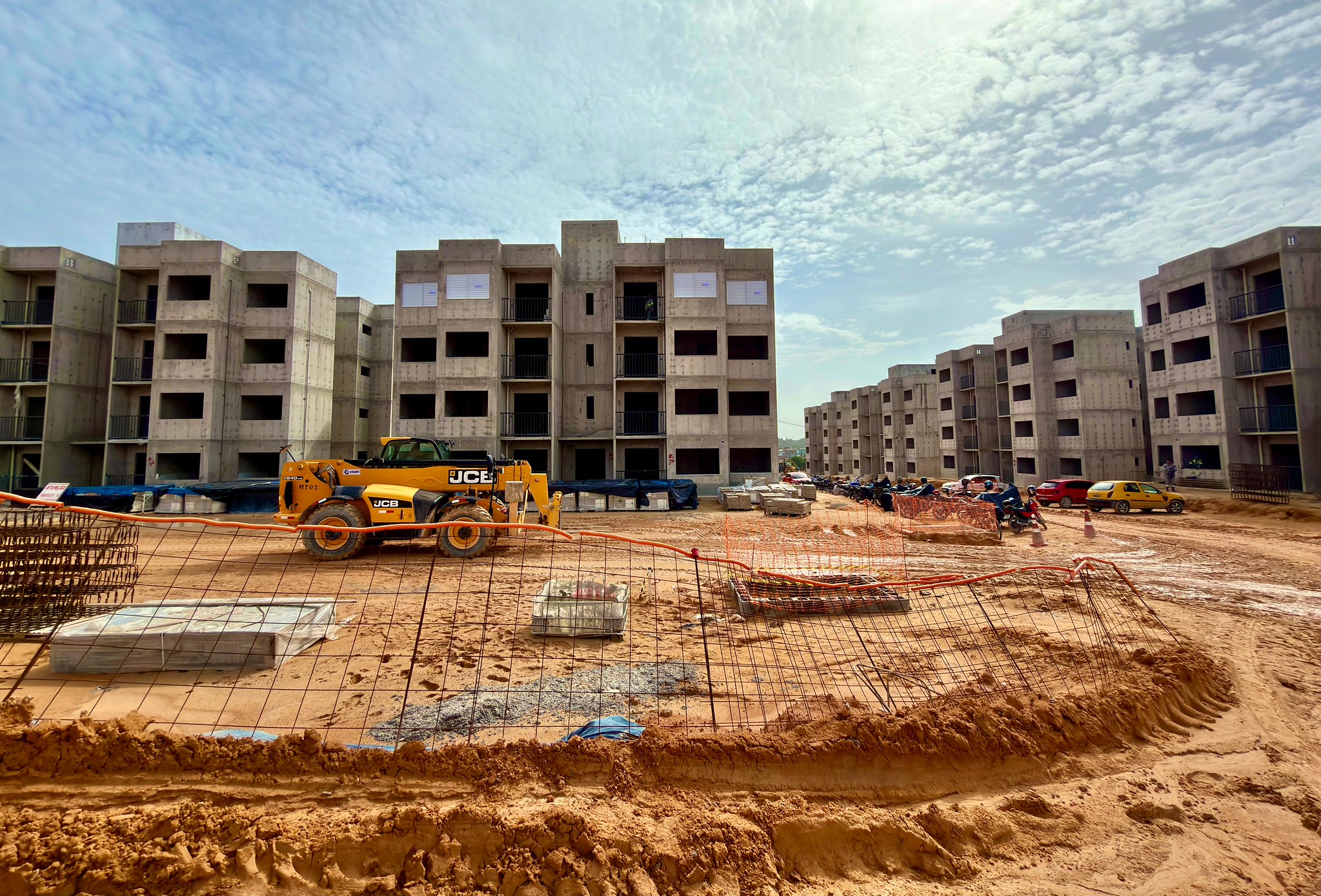 Prefeitura de Manaus supera 1 milhão de metros quadrados licenciados e cresce 77% em 2026