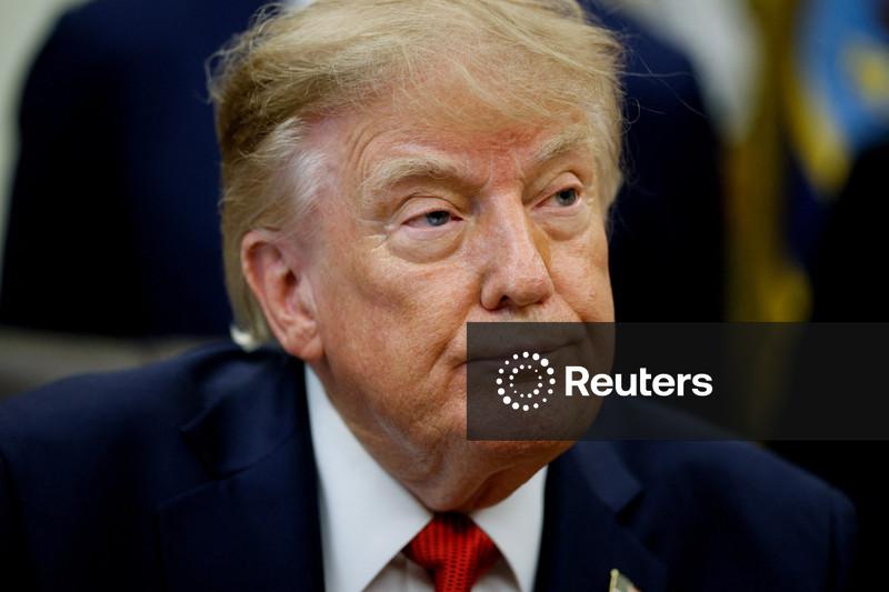 Trump proíbe CNN, MS NOW e Politico de entrar na Casa Branca