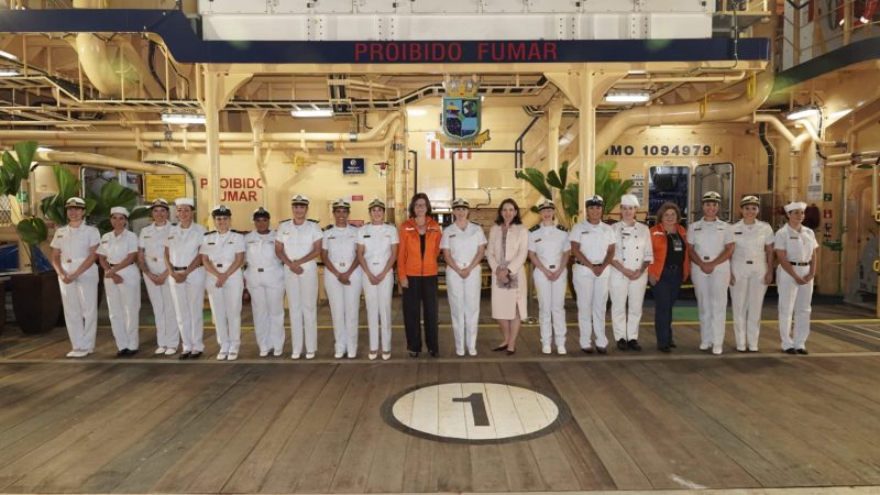 Construído no Brasil, navio afretado pela Petrobras ganha o mar com tripulação 100% feminina