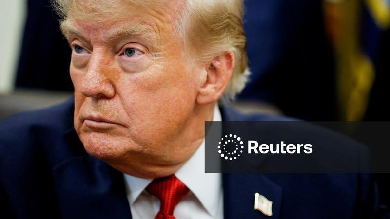Aprovação de Trump cai para 32%, menor nível de sua carreira, diz pesquisa Reuters/Ipsos