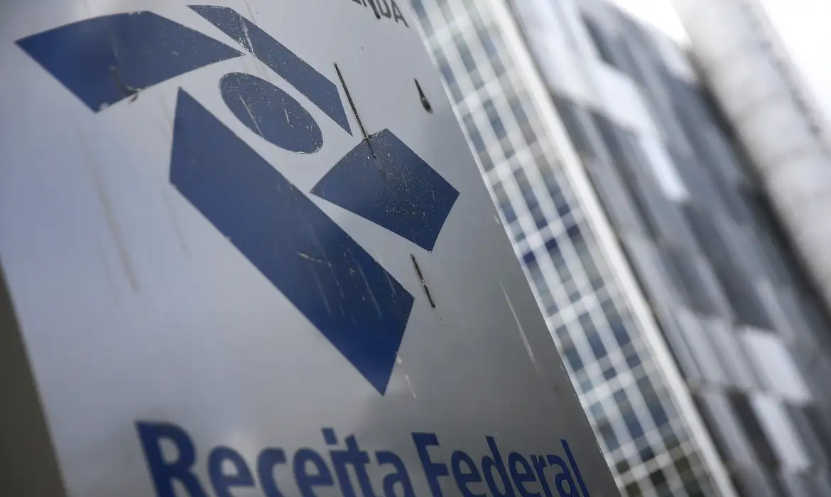 Receita Federal amplia em todo o Brasil o atendimento em Libras, a Língua Brasileira de Sinais