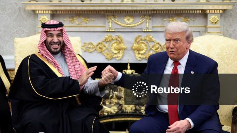 Deputados democratas buscam impedir acordo nuclear de Trump com Arábia Saudita