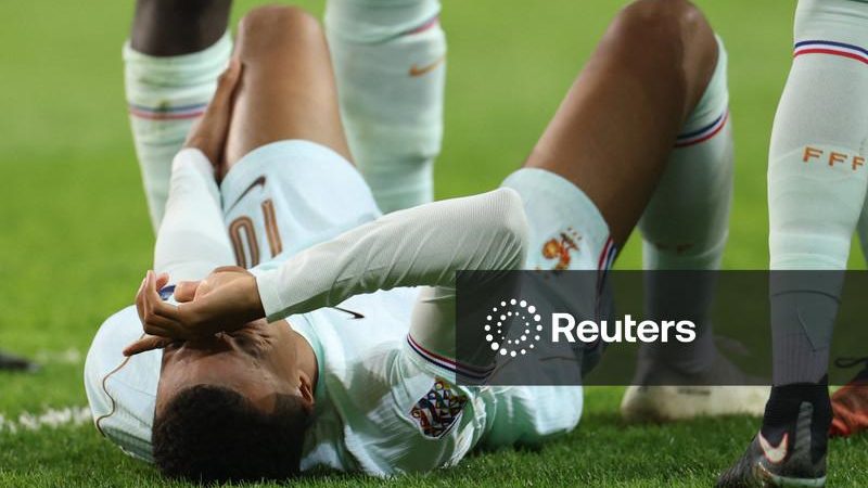 Mbappé sofre lesão por hiperextensão no joelho, diz Real Madrid