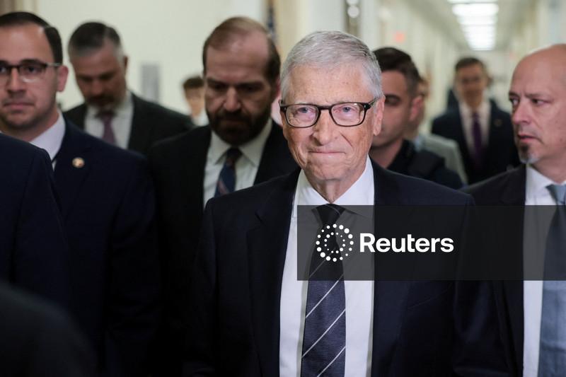 Bill Gates faz coro aos apelos por medidas de proteção relacionadas à IA