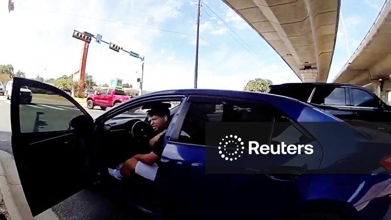 Departamento de Justiça acusa venezuelano baleado por agente do ICE em Austin