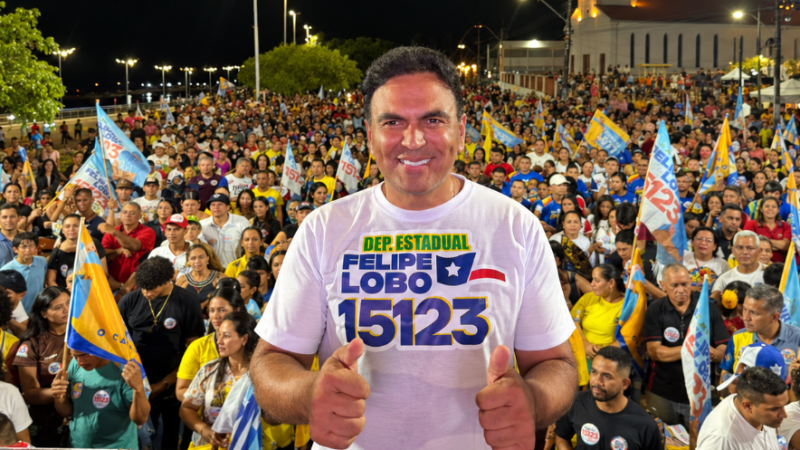 Comício de encerramento: Felipe Lobo, Dedei e Herivâneo levam grande público à Orla de Humaitá