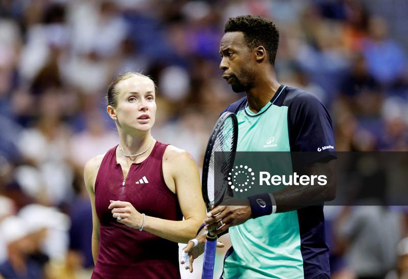 Tenista ucraniana Svitolina anuncia fim de casamento com Monfils e cita efeitos da guerra