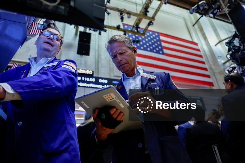 Wall Street tem variações moderadas em pregão volátil após balanços de grandes bancos