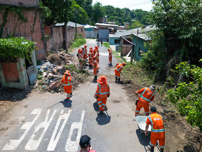 Prefeitura intensifica serviços de limpeza e conscientização na zona Leste de Manaus
