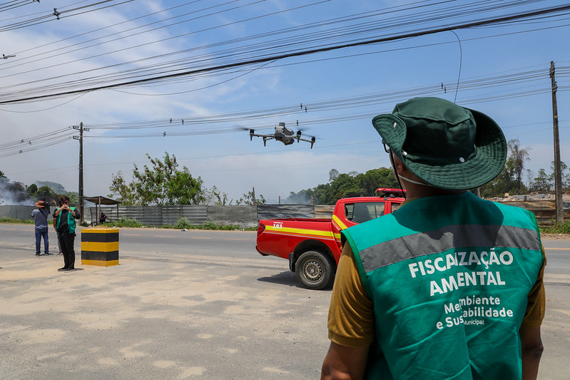 Prefeitura de Manaus intensifica ações para prevenir queimadas e combater o descarte irregular de resíduos