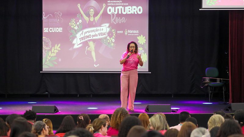 Prefeitura realiza ação do ‘Outubro Rosa’ com foco na prevenção do câncer de mama para servidoras da rede municipal de ensino