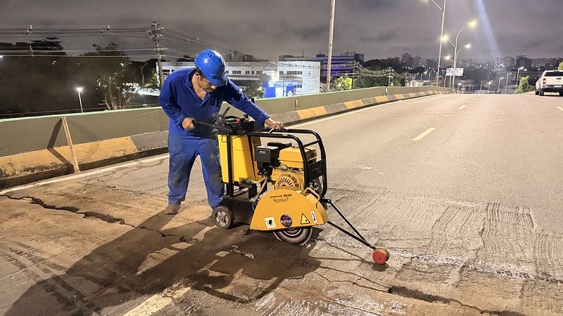 Prefeitura de Manaus inicia manutenção das juntas de dilatação do viaduto Ayrton Senna