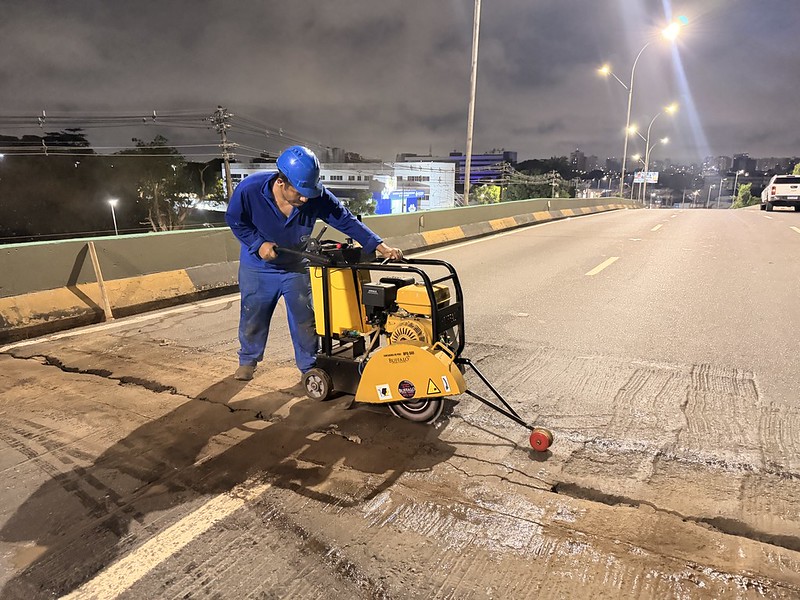 Prefeitura de Manaus inicia manutenção das juntas de dilatação do viaduto Ayrton Senna