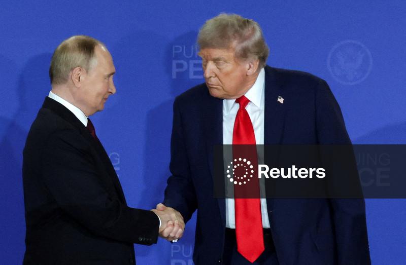 Trump suspende sanções e tarifas relacionadas à Rússia antes da entrada em vigor nos termos de nova lei