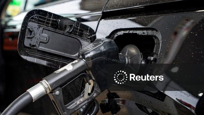 Trump diz que que avalia suspender imposto federal sobre gasolina