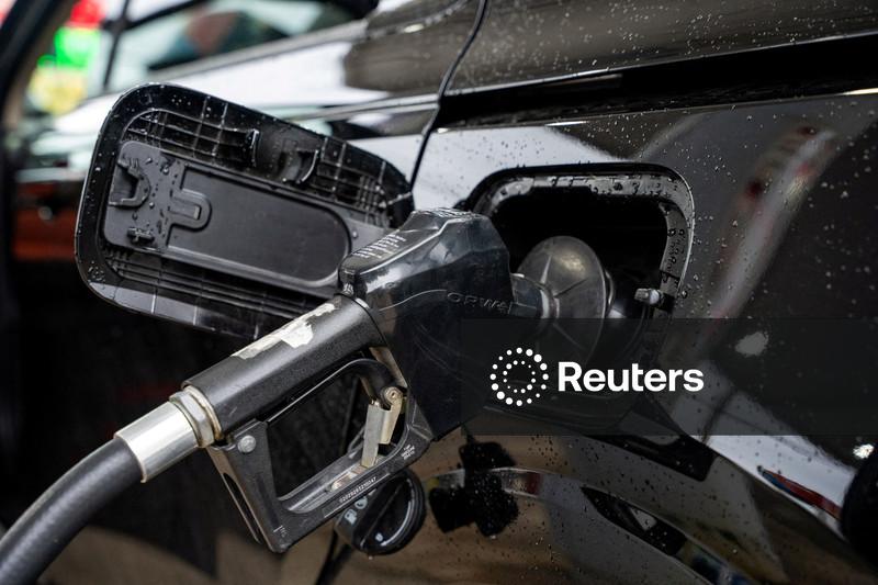 Trump diz que que avalia suspender imposto federal sobre gasolina