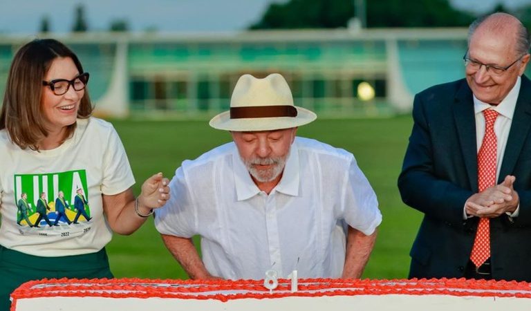 Presidente Lula celebra aniversário no Palácio da Alvorada: ‘Gratidão ao povo brasileiro’
