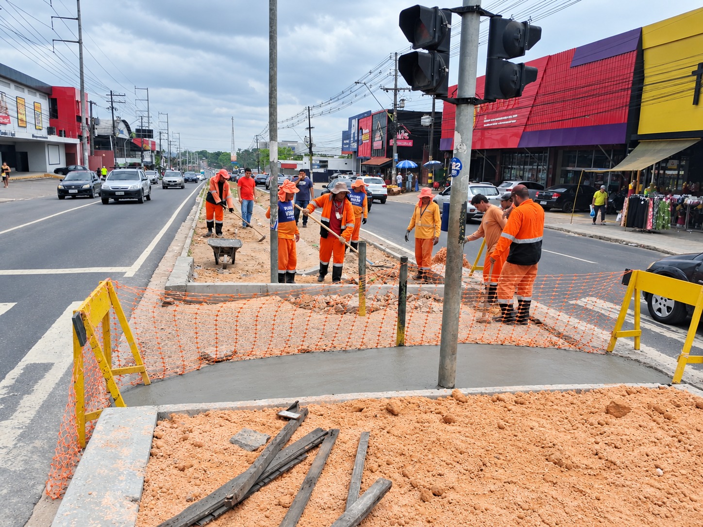 Prefeitura de Manaus avança em obra de novo retorno na Torquato Tapajós para facilitar acesso ao Parque São Pedro