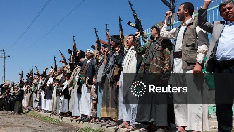 Ataques houthis a aeroporto de Riad matam três sauditas em meio a escalada da guerra