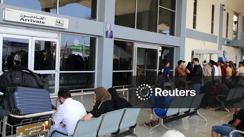 Houthis pedem retirada imediata do aeroporto de Áden à medida que combates se intensificam no Iêmen
