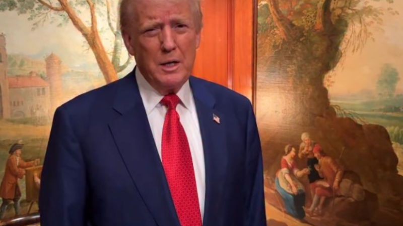 “Não vou me envolver”, diz Trump sobre carta em que Flávio Bolsonaro diz que é presidente do Brasil