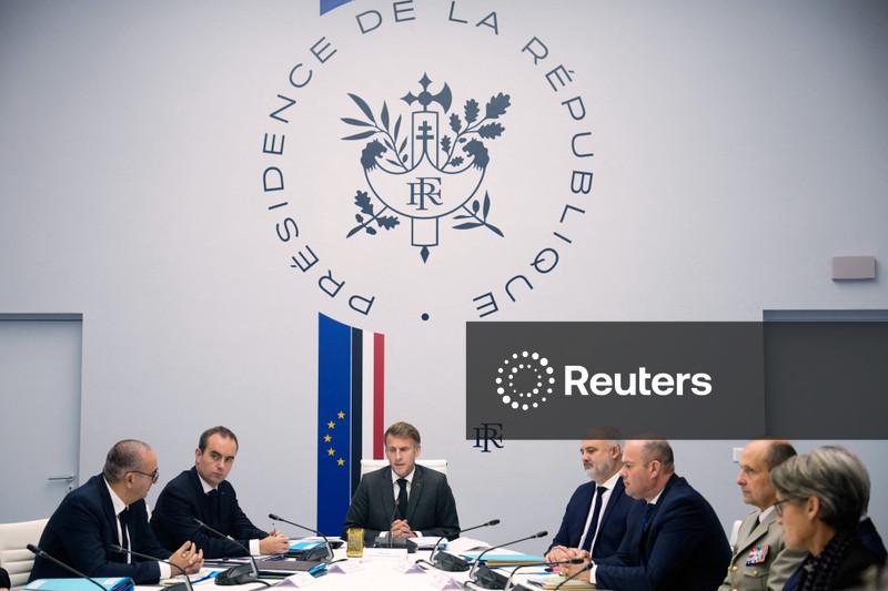 Governo francês anunciará medidas fortes para amenizar protestos sociais, diz Macron