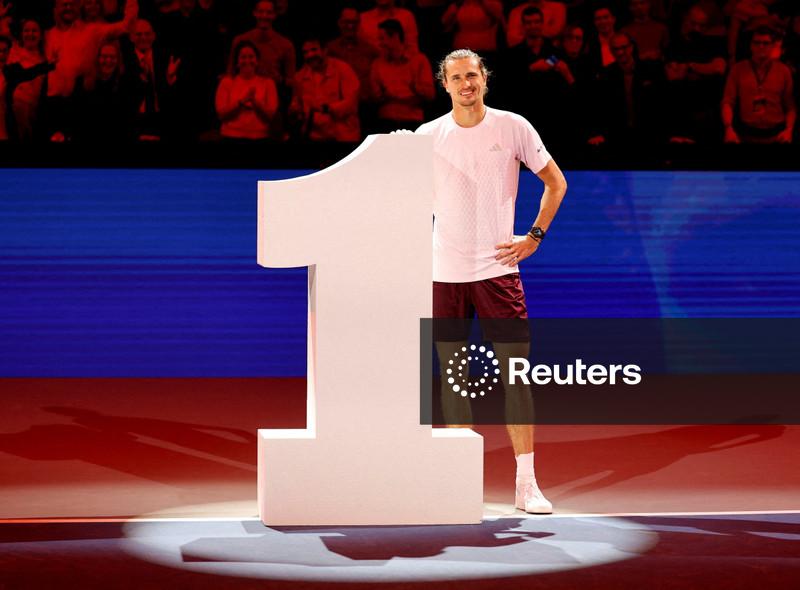 Zverev garante liderança do ranking de tênis com vitória em Viena