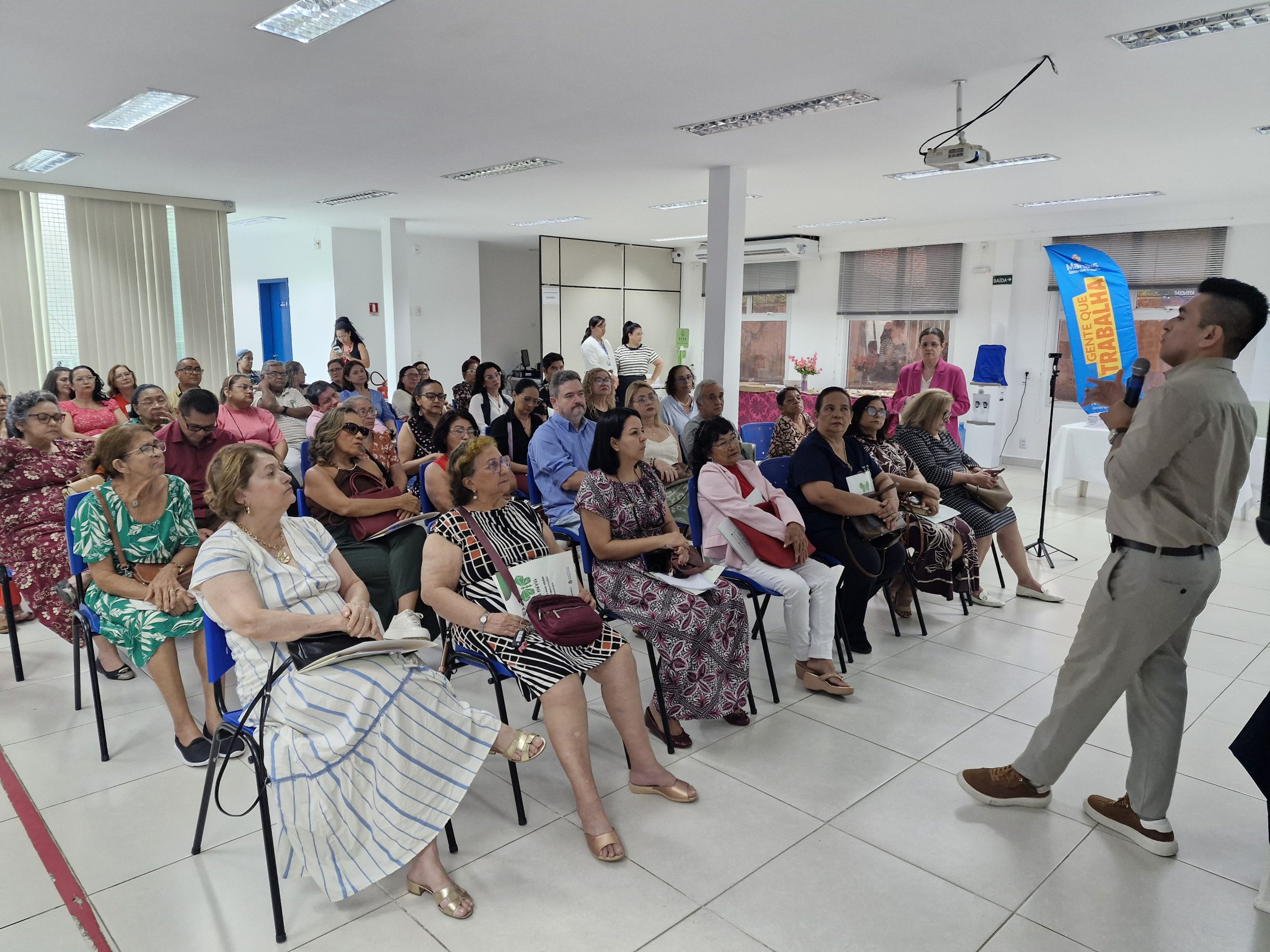Prefeitura promove homenagem e orientação a recém-aposentados durante celebração alusiva ao aniversário de Manaus