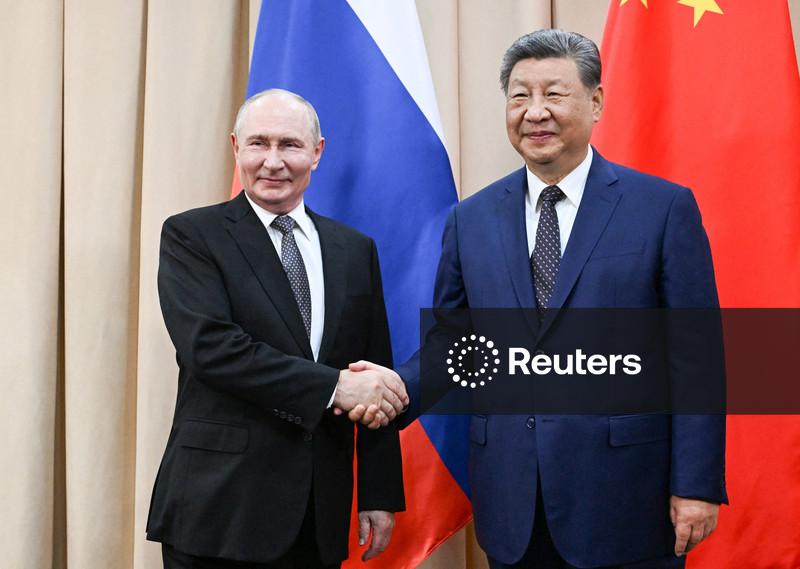 Kremlin diz que Rússia está aberta a conversas entre Putin, Trump e Xi à margem da Apec, mas ainda não há preparativos