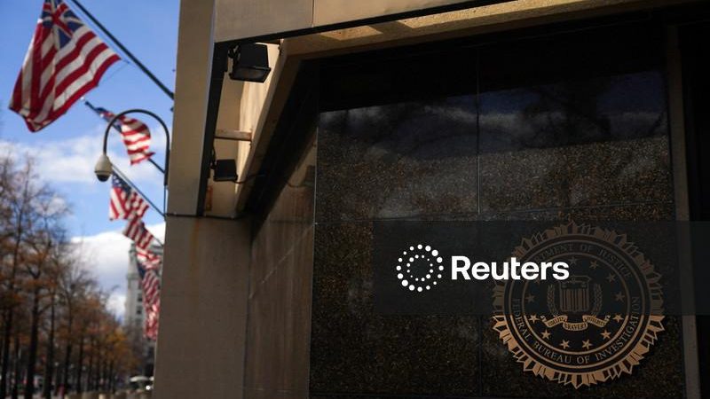 Hacker envolvido no roubo de dados do FBI foi detido na Jordânia e coopera com órgão, segundo fontes
