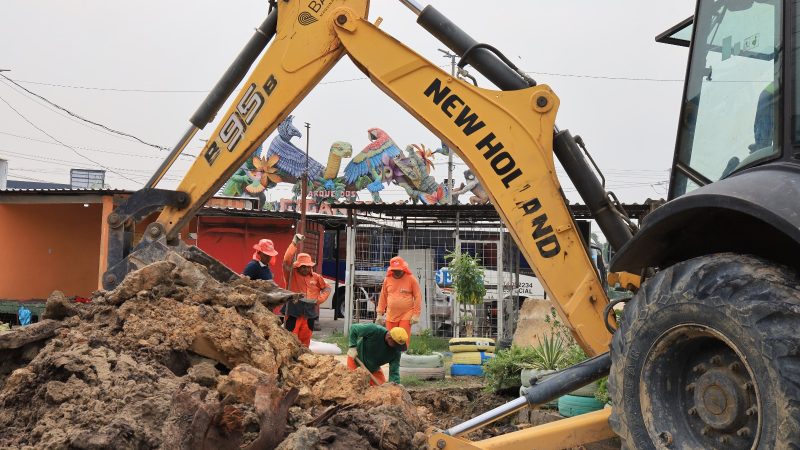 Prefeitura de Manaus amplia drenagem profunda em 90 metros de via no Novo Aleixo para melhorar escoamento da chuva