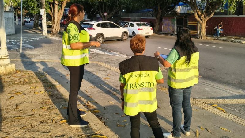 Prefeitura realiza pesquisa sobre tráfego de veículos no centro de Manaus para avaliar mudança de sentido da rua do Congresso
