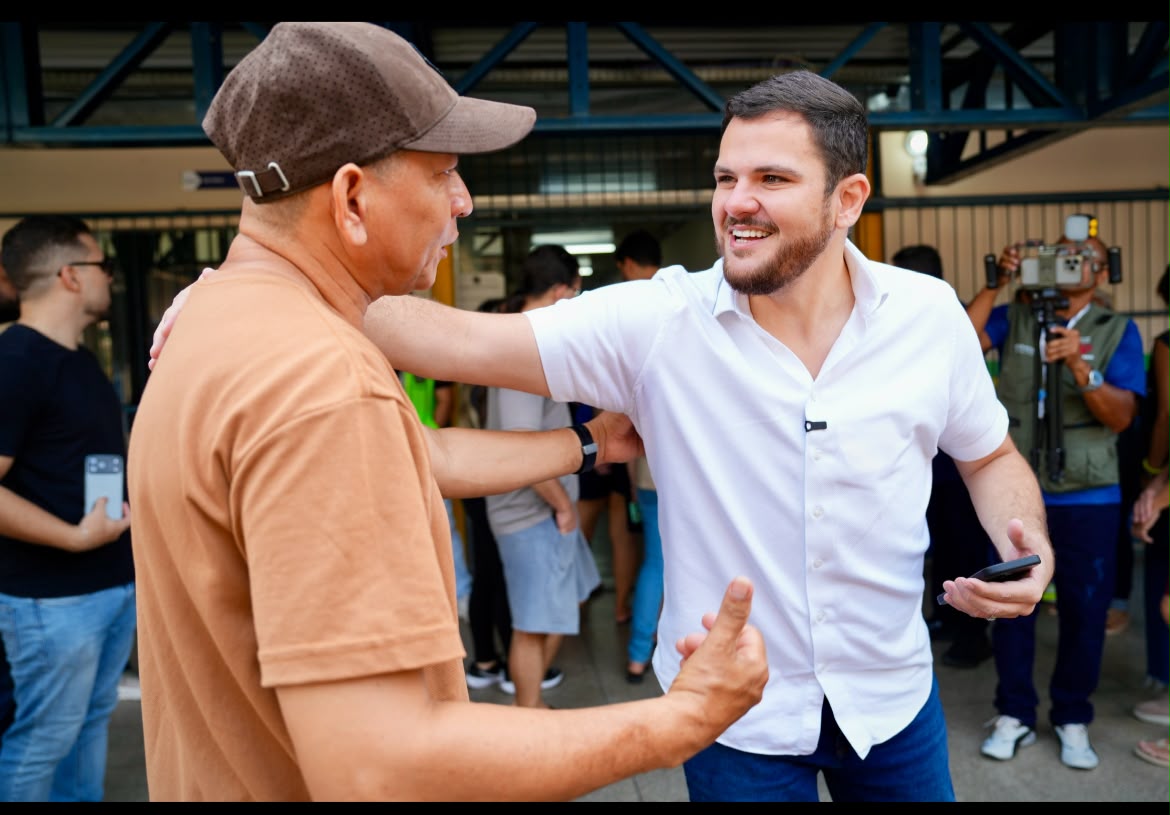 Prefeito Renato Junior vota, garante gratuidade do transporte público e convida a população a ir às urnas no segundo turno das Eleições 2026