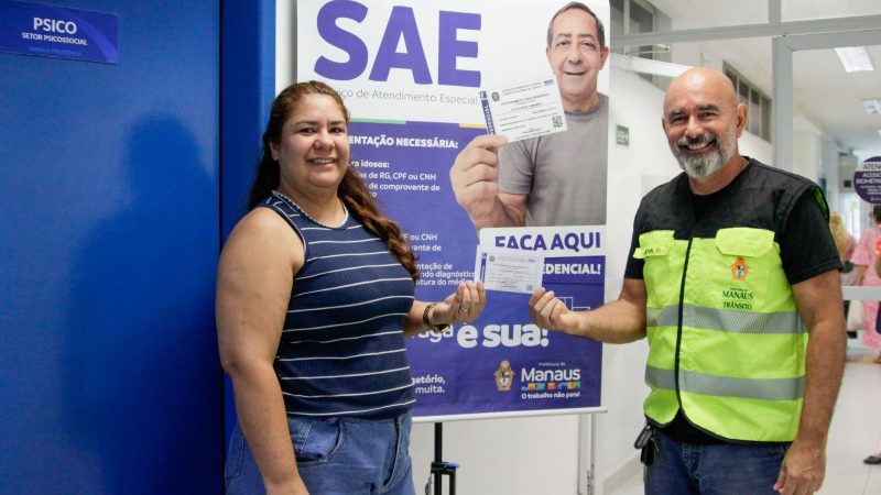 Prefeitura de Manaus realiza ação com emissão de credencial especial de estacionamento e orientações contra golpes 