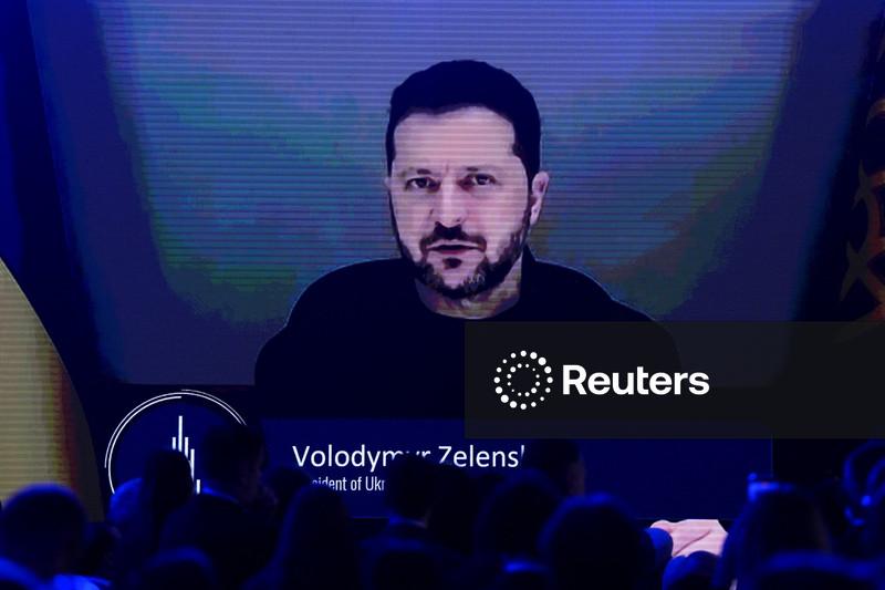 Ucrânia suspende ataques a refinarias de petróleo russas por dois dias, diz Zelenskiy