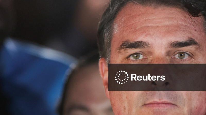 Trump não planeja apoiar alegação de Flávio Bolsonaro sobre ser líder do Brasil, dizem fontes