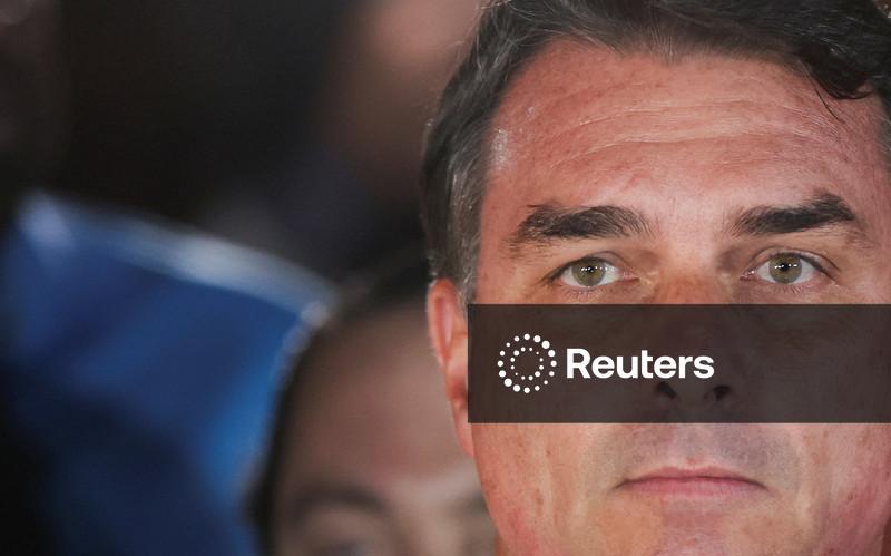 Trump não planeja apoiar alegação de Flávio Bolsonaro sobre ser líder do Brasil, dizem fontes