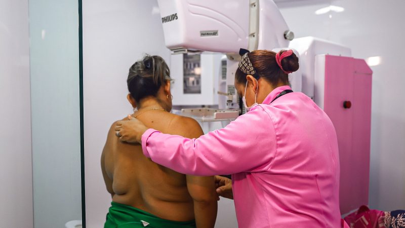No ‘Outubro Rosa’, Prefeitura de Manaus reforça importância da prevenção e detecção precoce do câncer de mama