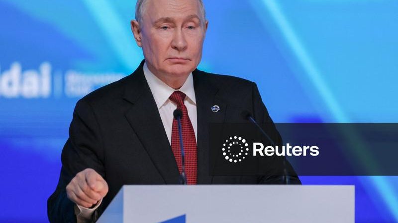 Rússia não fornecerá diesel a mercados globais até que sanções sejam suspensas, diz Putin