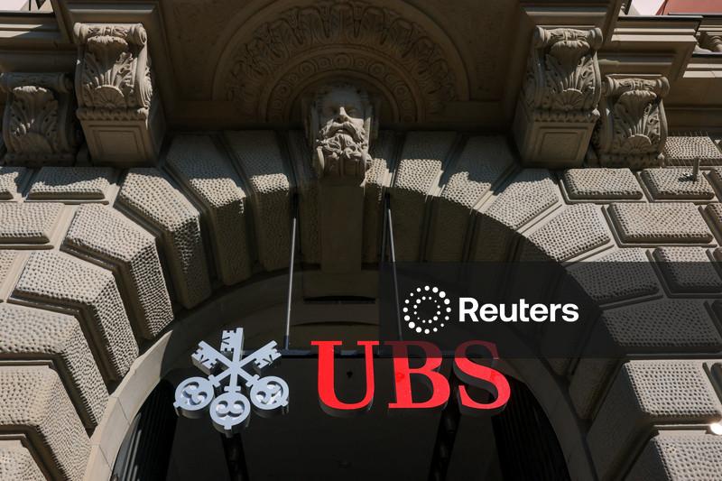 UBS registra lucro de US$2,7 bi e acelera recompra de ações